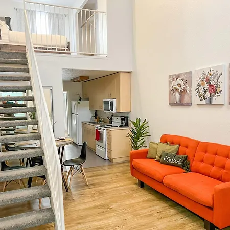 Stylish Loft Apartments Near Downtown With Free Parking